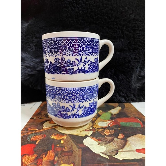 Set of 2 - Vintage USA Pottery Blue Willow Stacking Tea Cups Coffee Mugs Pair - Picture 2 of 7